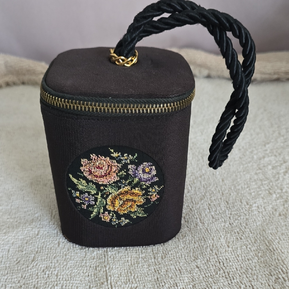 Vintage Black Floral Embroidered Cylinder Handbag